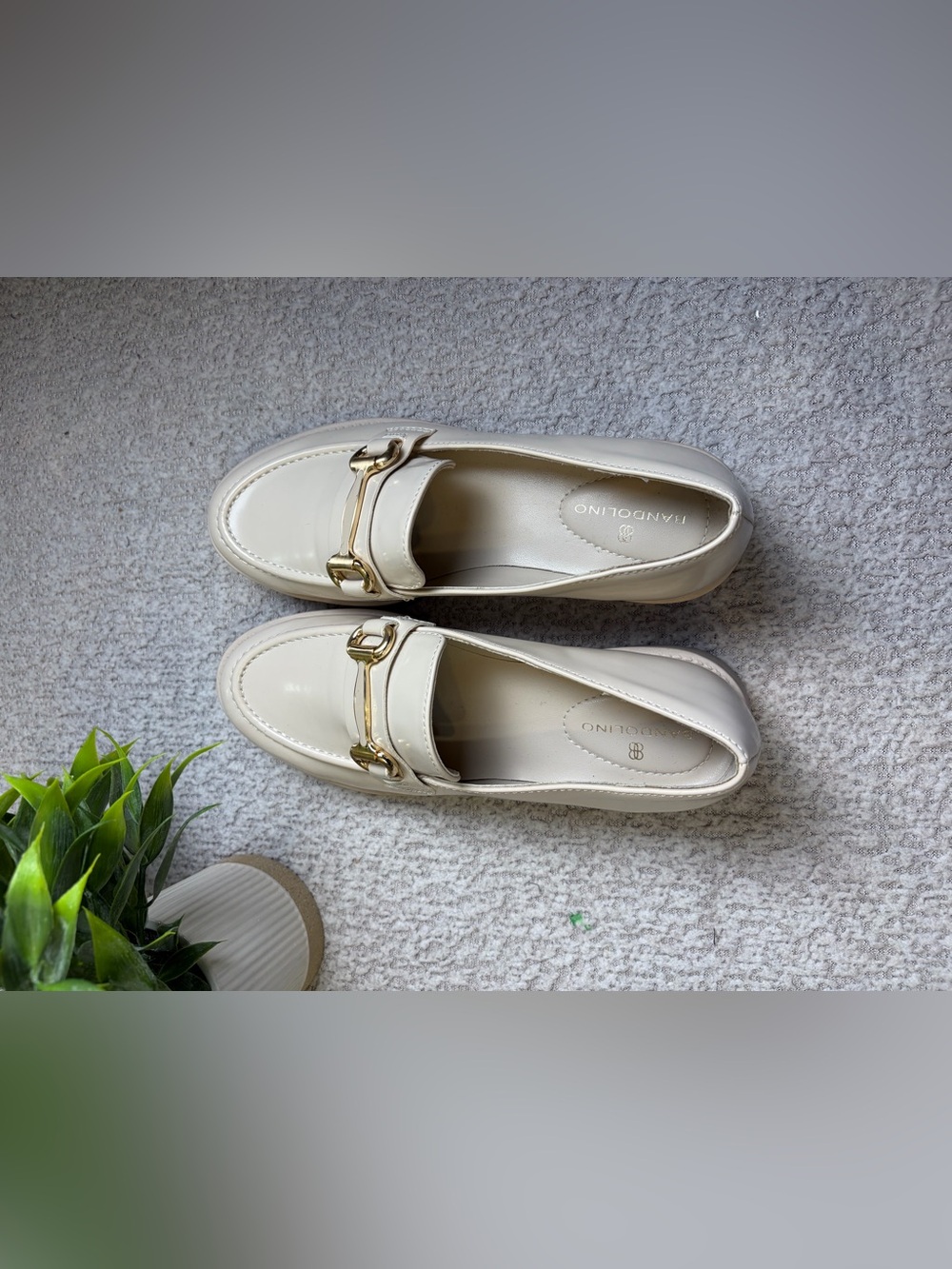 Bandolino Beige Patent Lug Sole Penny Loafers Gold Bit Size 6M